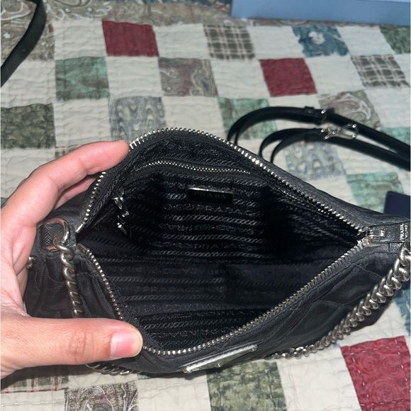 Prada bag - Picture 2 of 11